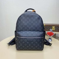 Louis Vuitton Discovery Backpack M22558