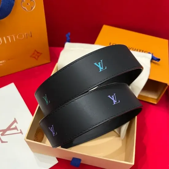 Replica LV Initiales Belt – High-Quality Reversible Design Replica LV Initiales 40mm Reversible Belt – Monogram Buckle & Leather Strap