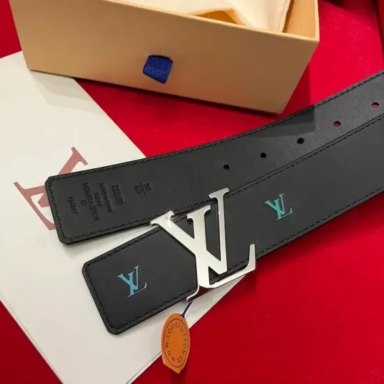 Replica LV Initiales Belt – High-Quality Reversible Design Replica LV Initiales 40mm Reversible Belt – Monogram Buckle & Leather Strap