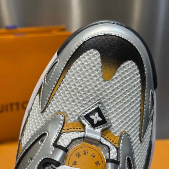 LV Runner Tatic Sneaker 1ADI7C LV Runner Tatic Sneaker 1ADI7C