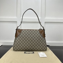 Gucci GG Emblem large shoulder bag brown ‎815217