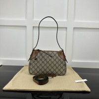Gucci GG Emblem small shoulder bag brown ‎815218