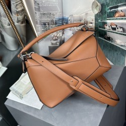 Loewe Puzzle bag in classic calfskin Tan