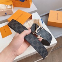LV Initiales 40MM Reversible Belt M0213