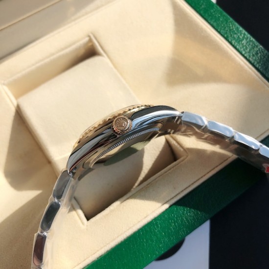Rolex Datejust 41mm Green Dial Roman Marker SS/YG Bracelet Rolex Datejust 41mm Green Dial Roman Marker SS/YG Bracelet