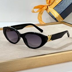 Louis Vuitton LV GO-14 Cat Eye Sunglasses Z2104W
