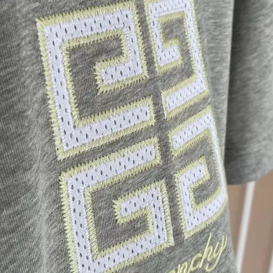 Givenchy 4G t-shirt in cotton Grey Givenchy 4G t-shirt in cotton Grey
