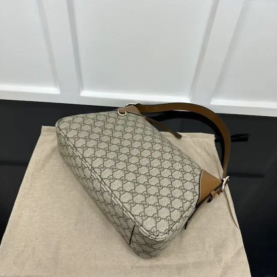 Gucci GG Emblem medium shoulder bag brown 815216 Gucci GG Emblem medium shoulder bag brown 815216